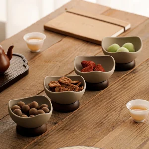 Alternative view of Medeltidsinspirerad keramikskål och dessertskål – grov keramik, frukt- och desserttallrik