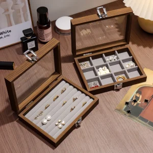 Smyckesförvaringslåda i valnötsfärg – exklusiv trälåda för ringar, örhängen, halsband och småprylar med flerdelade fack