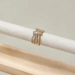 Stativ för ringar i massivt trä – flerlagers förvaring med avtagbart metallrack