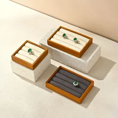 Ringfat i solid trä – Smyckesdisplay och förvaring för ringar 43 Ringfat i solid trä – Smyckesdisplay och förvaring för ringar