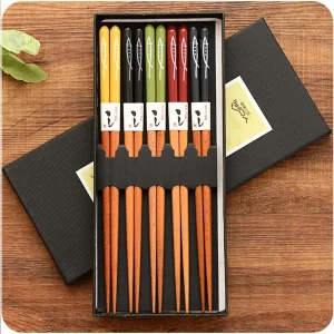 5-pars trä-ätpinnar med non-slip design – japansk-inspirerad stil 15 5-pars trä-ätpinnar med non-slip design – japansk-inspirerad stil