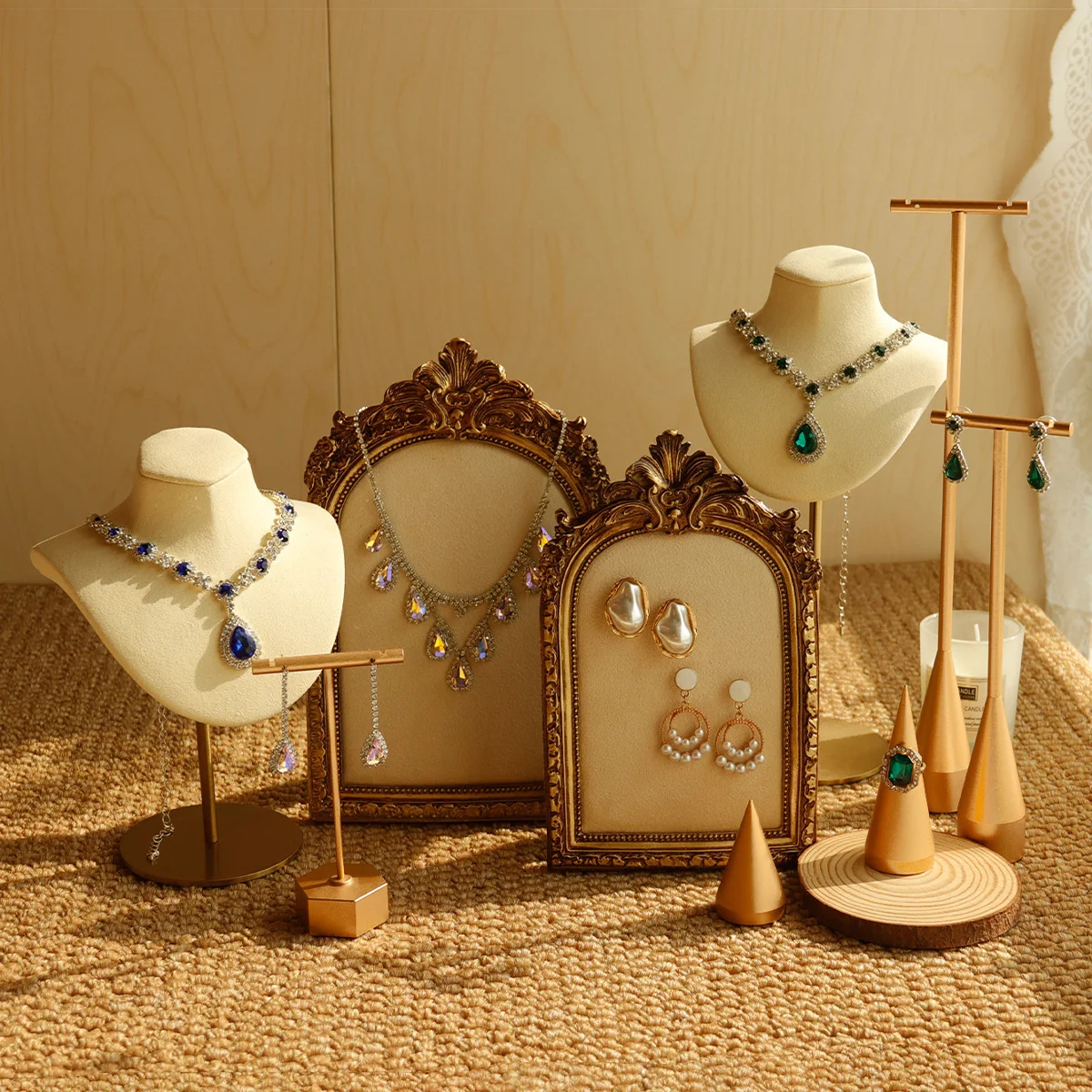 Lyxig halskedjedisplay – porträttmodell i trä för smycken 2 Lyxig halskedjedisplay – porträttmodell i trä för smycken - Bild 2