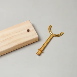 Stativ för ringar i massivt trä – flerlagers förvaring med avtagbart metallrack