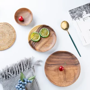 Alternative view of Runt serveringsfat av massivt trä – te-/kaffetray i japansk stil