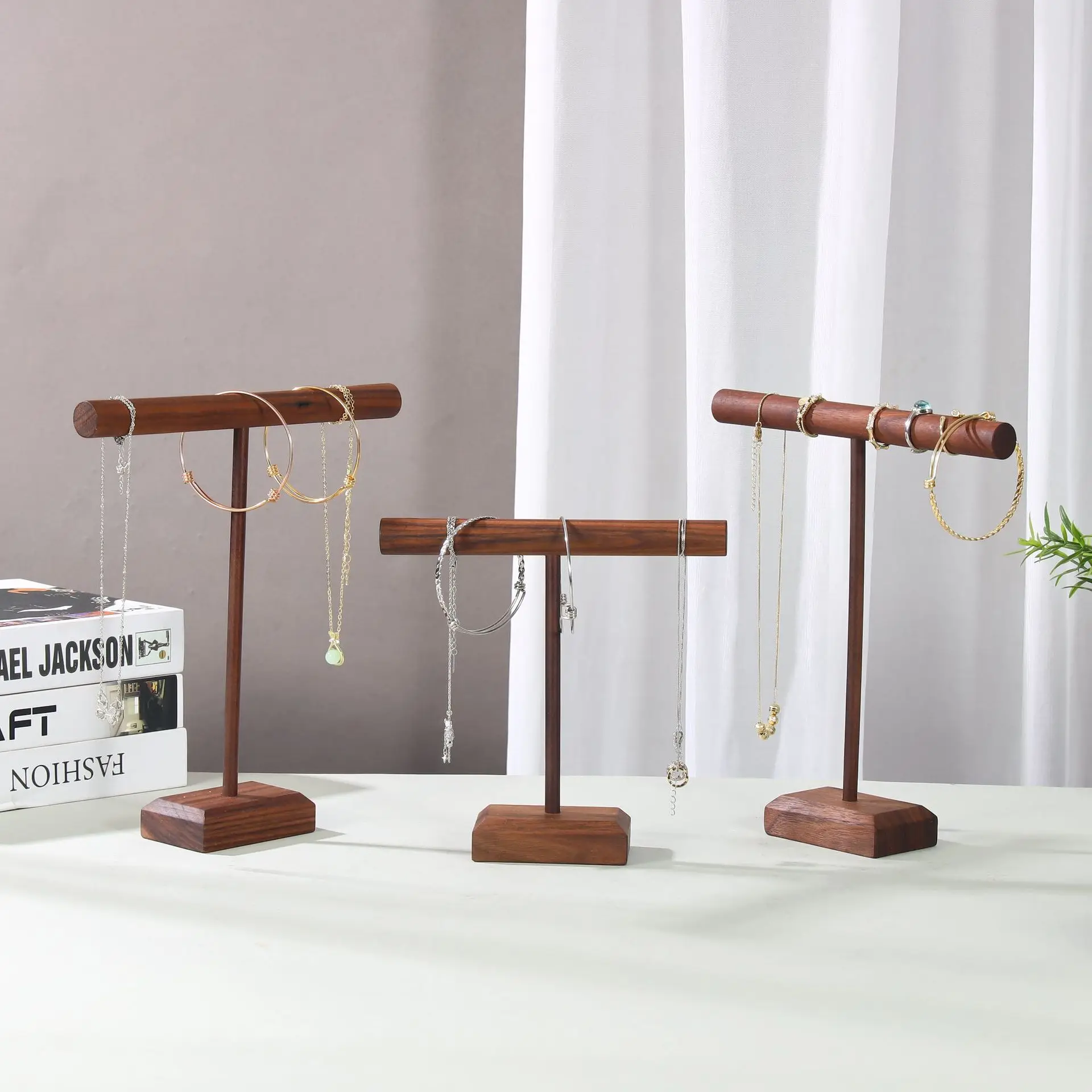 Trä Smyckesdisplay med T-stänger – Tre Fristående Armbandsställ 2 Trä Smyckesdisplay med T-stänger – Tre Fristående Armbandsställ - Bild 2