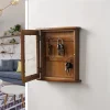 Nyckelskåp i massivt trä, väggmonterat – kreativ förvaring vid entrén eller vardagsrummet