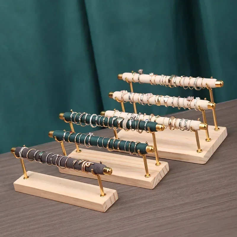 Flerskikts ringdisplayställ i massivt trä med avtagbar metallspong-stav ringhållare 1 Flerskikts ringdisplayställ i massivt trä med avtagbar metallspong-stav ringhållare