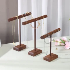 Trä Smyckesdisplay med T-stänger – Tre Fristående Armbandsställ