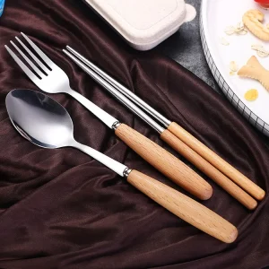 Rostfritt stål med trähandtag — tre-delat bordssätt (sked, gaffel och chopsticks) 9 Rostfritt stål med trähandtag — tre-delat bordssätt (sked, gaffel och chopsticks)