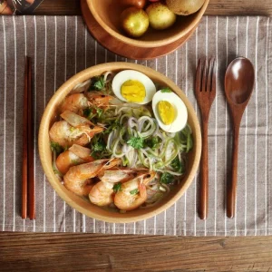 Portabelt träbestickset: sked, gaffel och chopsticks