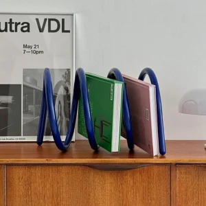 Alternative view of Bokhylla/organisatör i modern vårstil – Nordisk bordhylla för vardagsrum