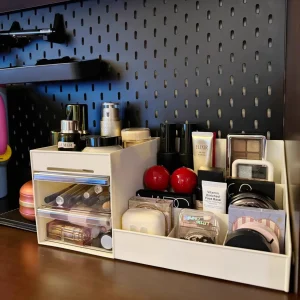 Transparent sminkförvaring med utdragbara lådor – plastförvaringslåda för smink, hudvård och smycken 11 Transparent sminkförvaring med utdragbara lådor – plastförvaringslåda för smink, hudvård och smycken