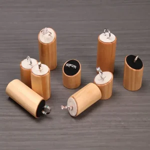 3-delars ringdisplay i massivt trä – cylindriska ställ i rustik stil 9 3-delars ringdisplay i massivt trä – cylindriska ställ i rustik stil