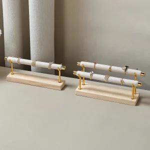 Stativ för ringar i massivt trä – flerlagers förvaring med avtagbart metallrack