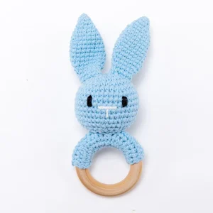 1 stycke Baby Rattle – Amigurumi-kanin med träteether, crochet mjuk babyleksak