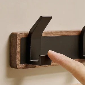 Svart träväggkrok med flera krokar – Väggmonterad klädhängare för badrum, kök, sovrum och hall