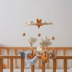 Handgjord mobil till bebisens säng, neutral färg, djurmotiv, mobil, polyesterfiber, blandade färger, för bebisrum