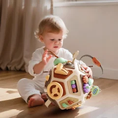 Montessori-inspirerad sensorisk kub – Busy Board för bebisar och småbarn