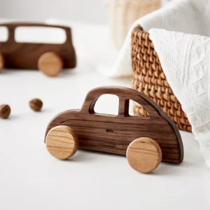 Bilformad nyckelhållare i massiv trä – dekorativ dubbelkrok för väggmontering utan borr