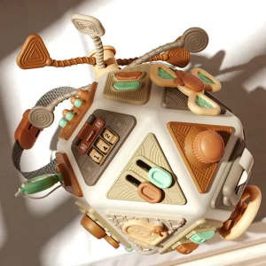 Montessori-inspirerad sensorisk kub – Busy Board för bebisar och småbarn