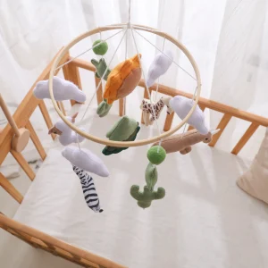 Trämobil för bebis – ringande leksak 0–12 månader, sängmobil med musikbox