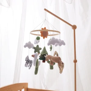 Trämobil för bebis – ringande leksak 0–12 månader, sängmobil med musikbox