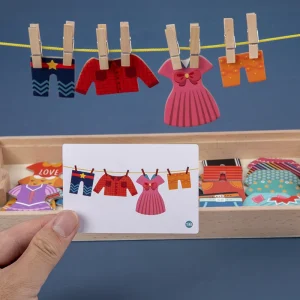 Alternative view of Träpussel: Kläder på lina – Dress-up, matchning och sortering (Montessori)