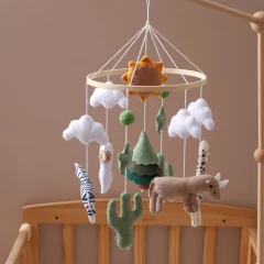 Trämobil för bebis – ringande leksak 0–12 månader, sängmobil med musikbox