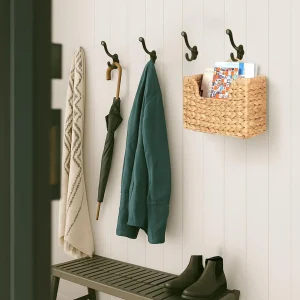 Vävd väggförvaringskorg av växtfiber för tidskrifter