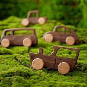 Bilformad nyckelhållare i massiv trä – dekorativ dubbelkrok för väggmontering utan borr