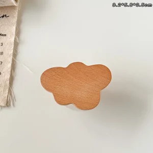 Söt trädjurskrok – väggkrok i bokträ för nycklar och kläder