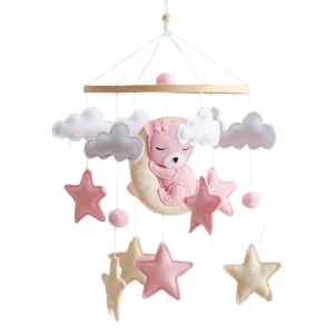 Spjälsängsmobil i mjuk filt med lugnande klocka – hängande nalle, stjärnor och måne