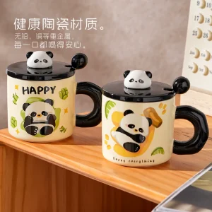 Keramikmugg med panda, lock och sked – söt presentmugg för hem och kontor