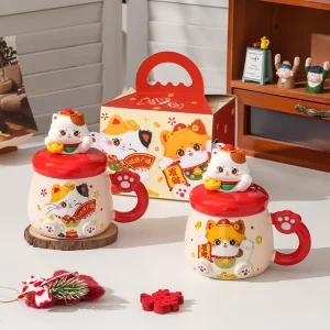 Keramisk mugg med lyckekatt, lock och festlig design för hem och present