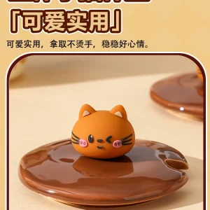 Söt keramikmugg med kattmotiv och blank glasyr – finns med lock och sked