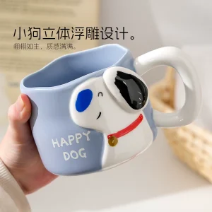 Söt keramikkopp med valpmotiv och matt glasyr – finns med sked