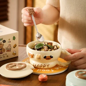 Keramisk frukostmugg med räfflad djurrelief, 400 ml