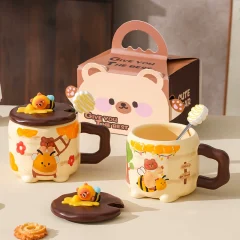 Keramikmugg med björnmotiv – 440 ml med lock och sked