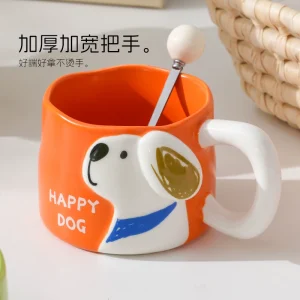 Söt keramikkopp med valpmotiv och matt glasyr – finns med sked