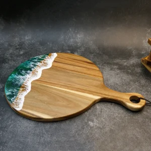 Vågformad skärbräda i resin och akaciaträ, rund serveringsbräda