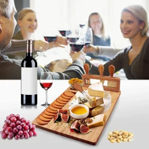 Stor ostbräda i bambu med 4 knivar och skärbräda 12 Stor ostbräda i bambu med 4 knivar och skärbräda