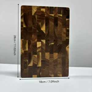 Stor skärbräda i trä med träådring – robust skärblock 28×18 cm