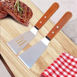 Alternative view of Stekspade i rostfritt stål med grillskrapa och trähandtag