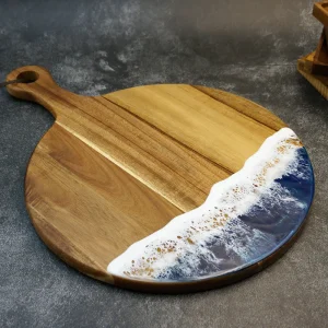 Vågformad skärbräda i resin och akaciaträ, rund serveringsbräda