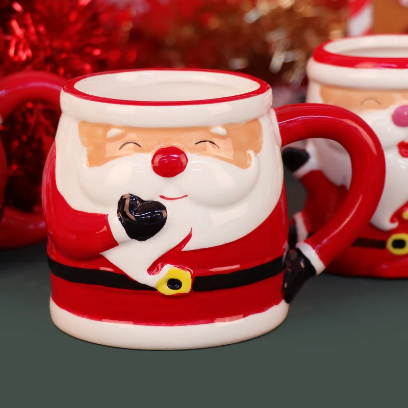 Julmugg i keramik med handtag, handmålad tomtedesign och 201–300 ml 2 Julmugg i keramik med handtag, handmålad tomtedesign och 201–300 ml - Bild 2