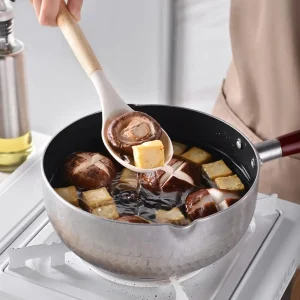 10-delars köksset med träredskap, visp, pensel och grilltång