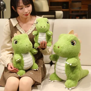Grönt dinosauriegosedjur i plysch – triceratops, 25/35/45 cm 11 Grönt dinosauriegosedjur i plysch – triceratops, 25/35/45 cm