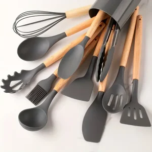 12-delars silikonköksredskap med träskaft, non stick och värmetåligt