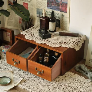Alternative view of Vintage smink- och hudvårdsorganisatör i trä med låda och lock