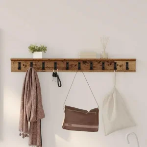 Vägghängd hatthylla med krokar och hylla i trä, minimalistisk för hall